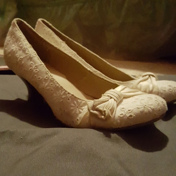 Heels - Picture 2 of 3